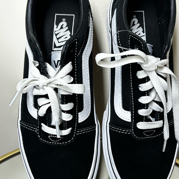 Vans Classic Black and White Low-Tops - Picture 2 of 9